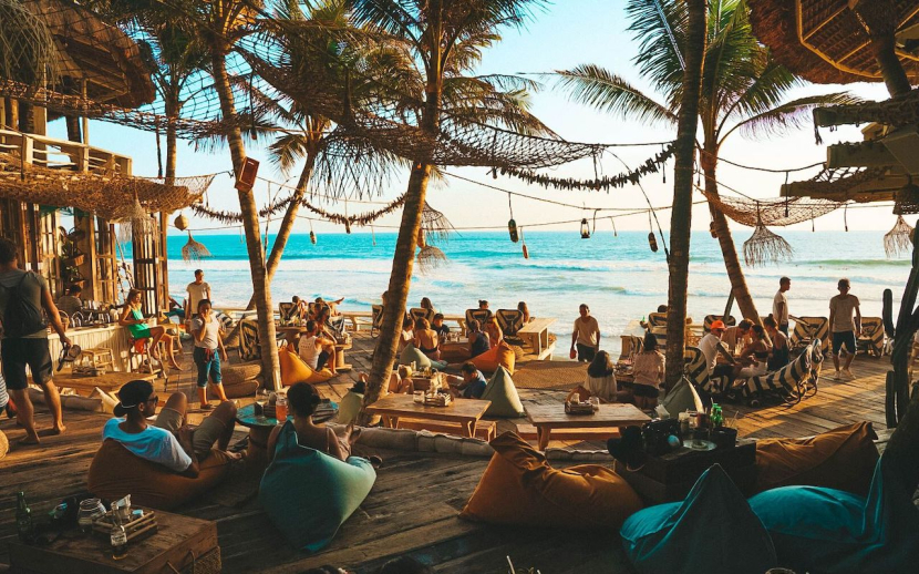 5 Rekomendasi Beach Club Terbaik Di Bali