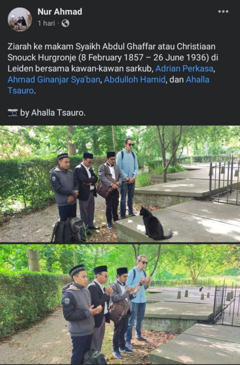 Geger Santri Ziarah dan Berdoa di Makam Christiaan Snouck Hurgronje