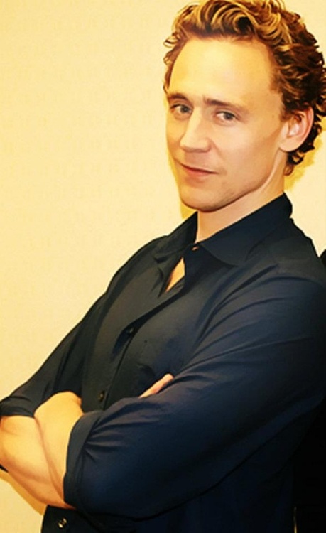 &#91;FanBase&#93; Tom Hiddleston