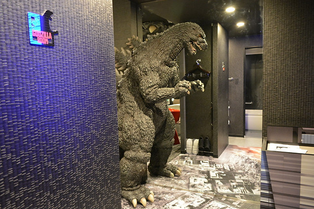  Berani Coba? Menginap Bersama Godzilla di Jepang.