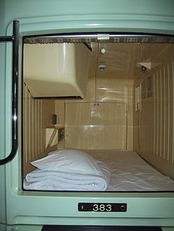 Hotel Kapsul! Sensasi Tidur Yang Beda di Jepang