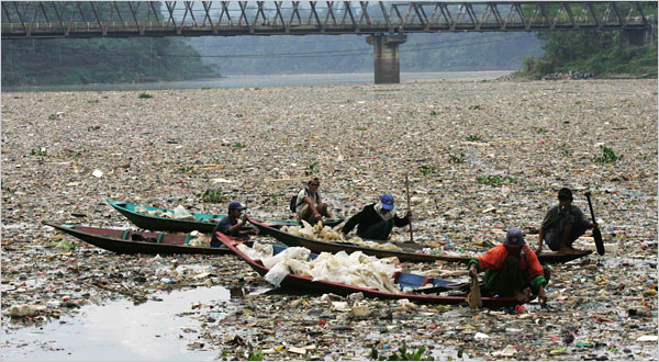 Sungai Terkotor di Dunia Pasok 80 Persen Air untuk Jakarta
