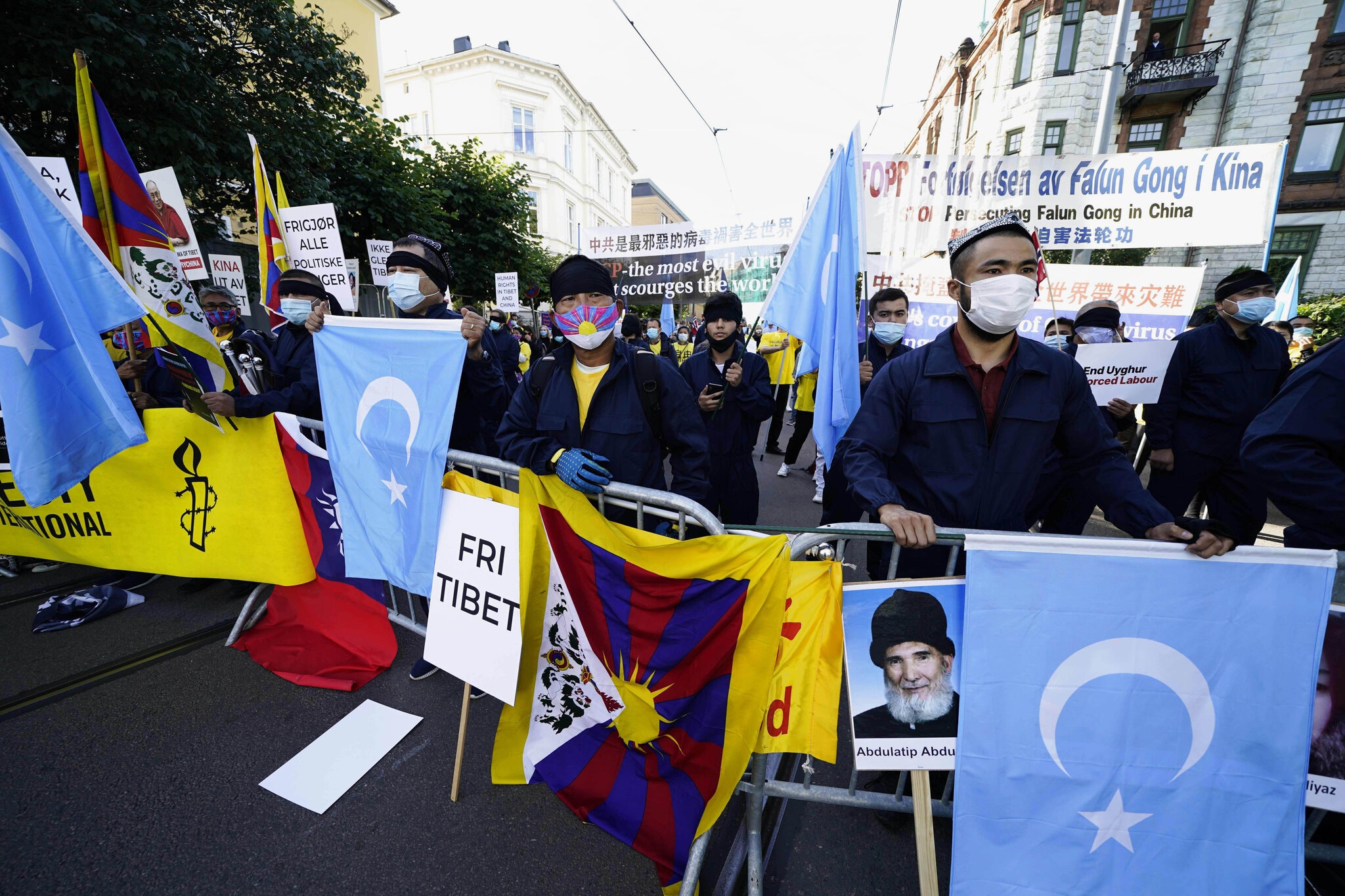 China, Seeking a Friend in Europe, Finds Rising Anger and Frustration