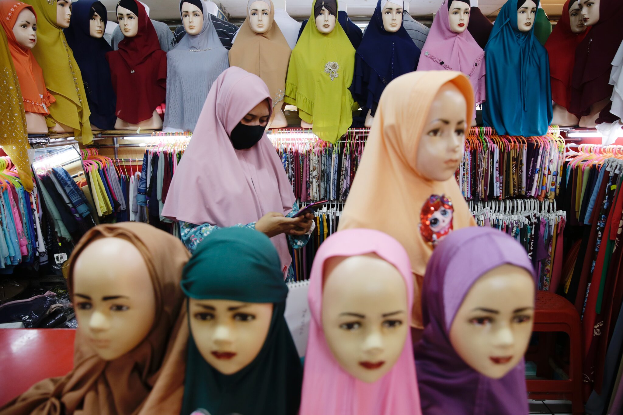 Indonesia Says Schools Can’t Make Girls Wear Head Scarves