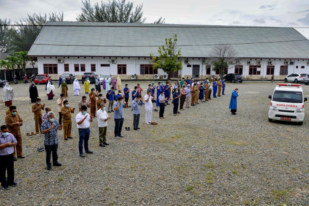 Indonesia’s Doctors Got Vaccinated With Sinovac, and Got Sick