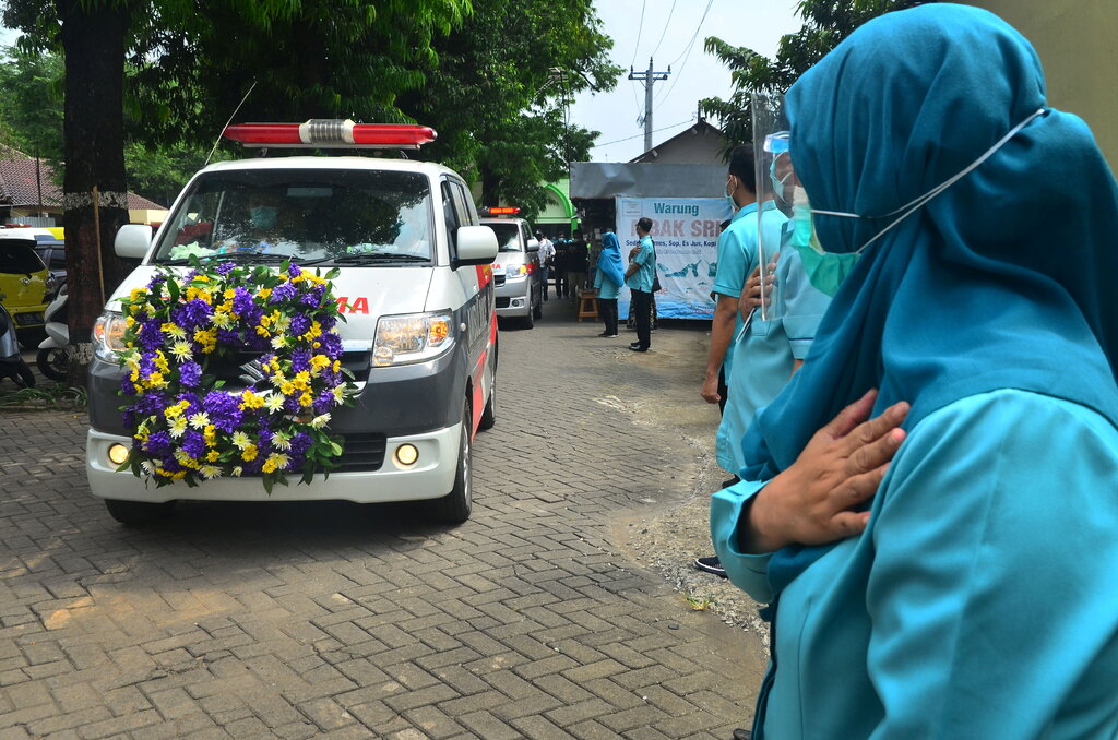 Indonesia’s Doctors Got Vaccinated With Sinovac, and Got Sick