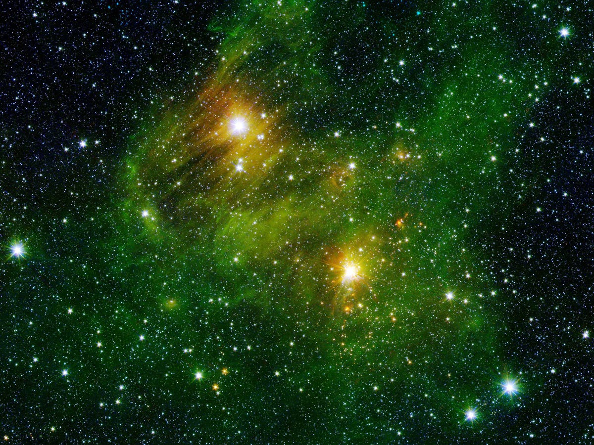 10 Foto Antariksa Menakjubkan yang Diabadikan Teleskop Spitzer