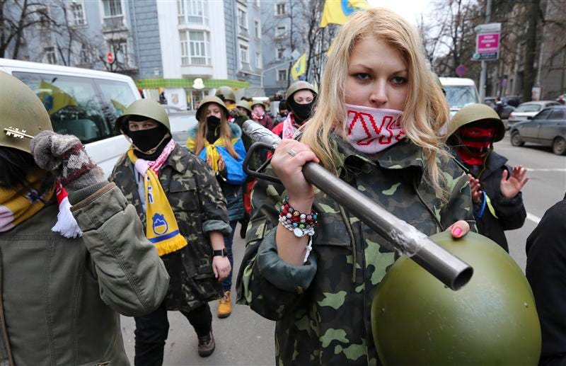 Foto-foto suasan demo di Ukraina