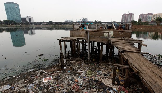 Waduh, Warga Jakarta di Masih BAB Sembarangan