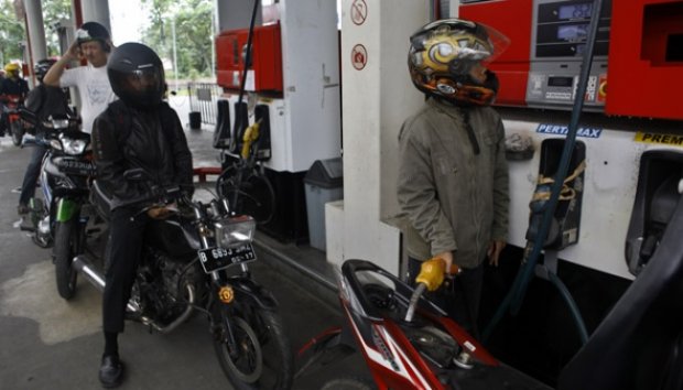 (Foto News) Pertamina Kembangkan Pengisian Bahan Bakar Self Service