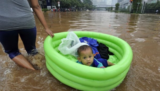 FOTO2 &gt;&gt; Transportasi Mendadak Kala Banjir