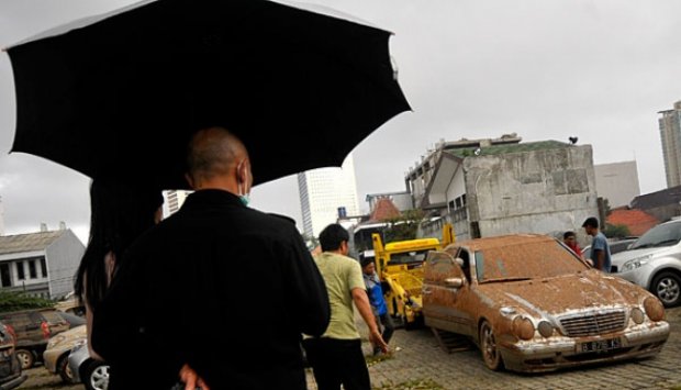 Udah tau belum gan mobil korban banjir seperti apa?