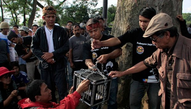 Pria ini siap digantung di Gedung Sate jika tebakannya salah