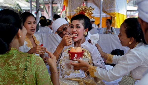 Giginya diukir! Hiiii serem