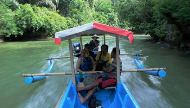 Serunya Berlibur di Green Canyon