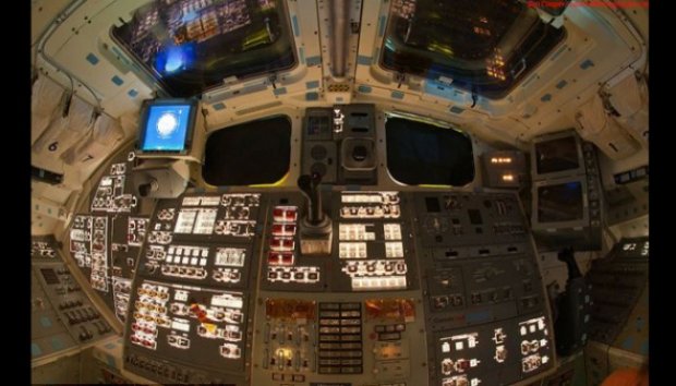 Mengintip Kokpit Pesawat Ulang Alik NASA
