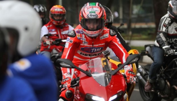 Nicky Hayden Berkendara Bersama Komunitas Motor Jakarta &#91;PIC 3 Sumber&#93;