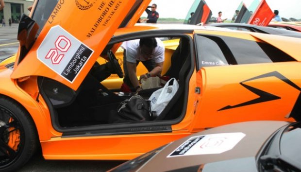 23 Lamborghini di Semarang Melakukan Heritage Tour ke Yogyakarta