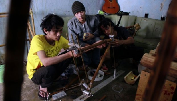 Pembuatan Sepeda Bambu dari Bandung