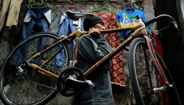 Pembuatan Sepeda Bambu dari Bandung
