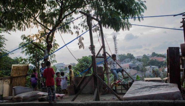 Lahan Bermain di Tepi &quot;Jurang&quot;