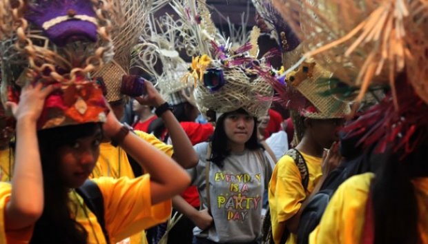 500 Siswa-siswi SMA Membuat Kostum Jakarnaval 2013
