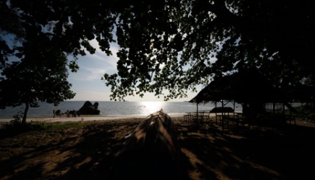 Pesona Pantai Romodong di Bangka