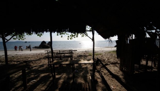 Pesona Pantai Romodong di Bangka