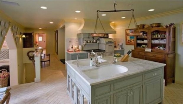 Harga Sewa Bungalow Marilyn Monroe Rp 145 Miliar