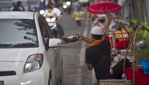 Pedagang Kerak Telor Berharap Tempat Layak di PRJ