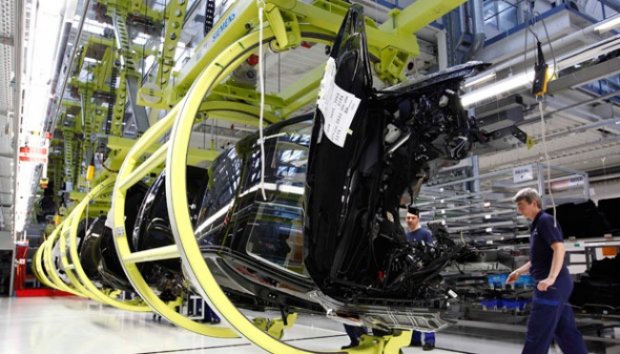 Melihat Pembuatan Mercedes-Benz S400 hybrid