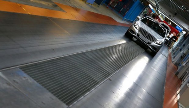 Melihat Pembuatan Mercedes-Benz S400 hybrid