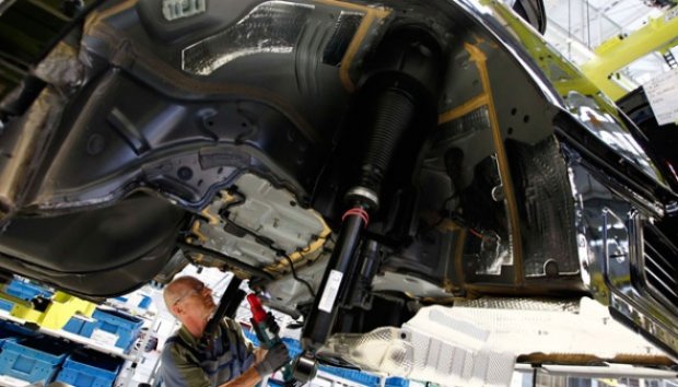 Melihat Pembuatan Mercedes-Benz S400 hybrid