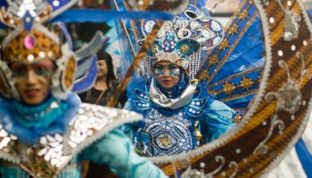 Warna-warni Solo Batik Carnival 2013