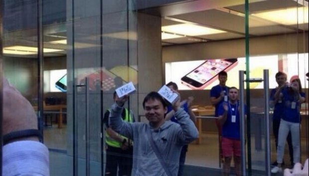 Jimmy Gunawan, WNI Pembeli iPhone 5S Pertama di Dunia 