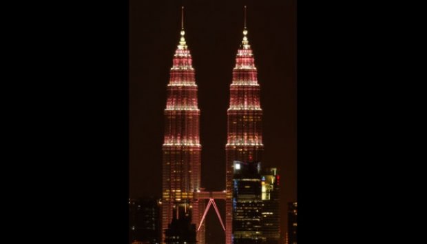 Bulan Kanker Payudara, Bangunan Terkenal Dunia Berwarna Pink