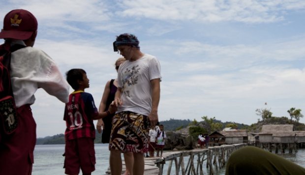 Indahnya Rumah Atas Air Kampung Bajo di Kepulauan Togean