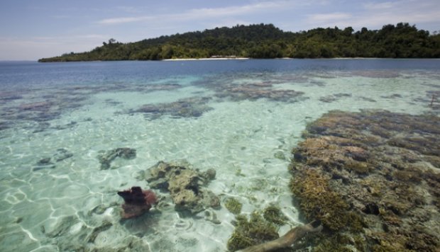 Indahnya Rumah Atas Air Kampung Bajo di Kepulauan Togean