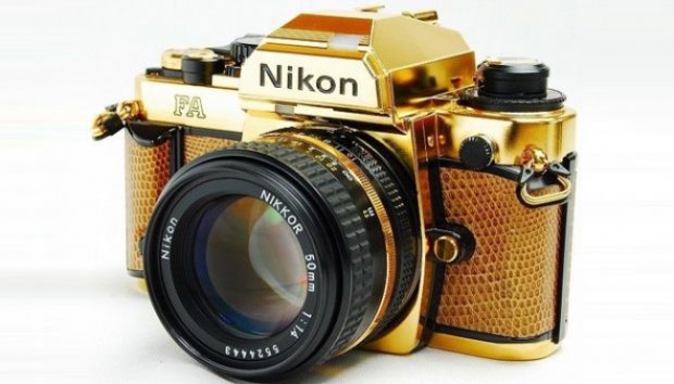 Kamera Analog Ini Berlapis Emas 24 Karat