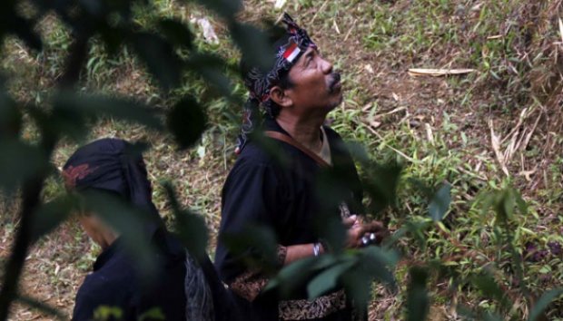 FOTO: Aksi Pawang Hujan Saat Kedatangan Presiden SBY