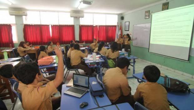 Sekolah Bertenaga Surya Pertama di Indonesia