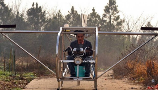 Petani Asal Cina Ini Membuat Helikoter Pribadi