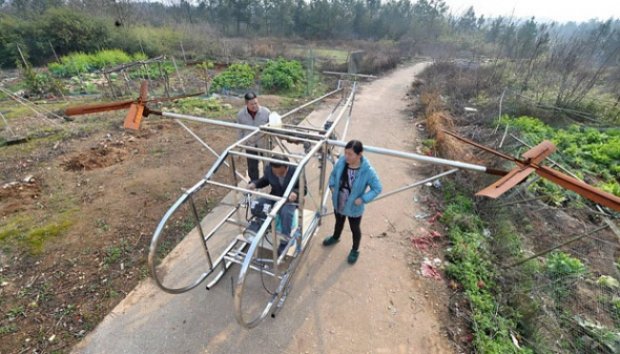 Petani Asal Cina Ini Membuat Helikoter Pribadi