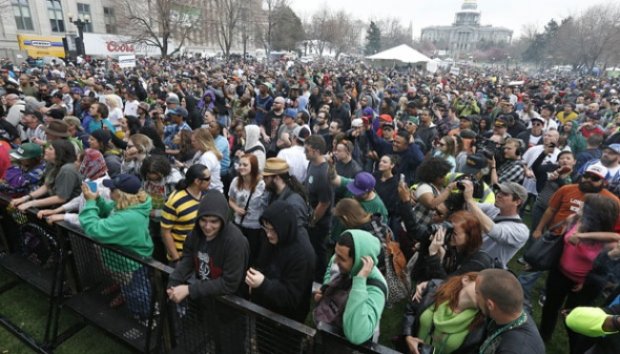 Asyiknya Menikmati Festival Ganja di Denver