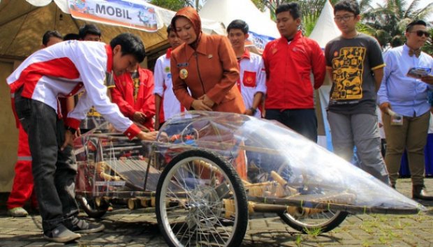 Mobil Bambu Buatan Siswa SMK Politeknik TEDC