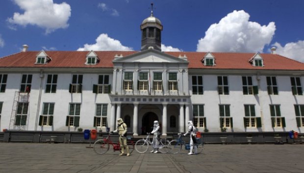 Prajurit Star Wars Bikin Heboh Kota Tua