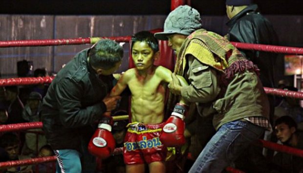 Kisah dan Resiko Muay Thai Anak-anak