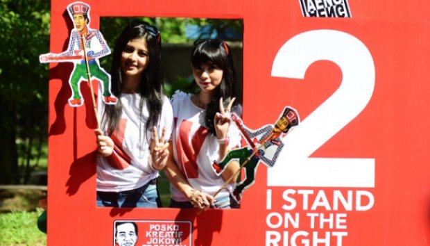 &#91;PIC&#93; SPG &amp; Cewek2 Cantik di Kampanye Pilpres. Apa beda Cewek pendukung PRB &amp; JKW?
