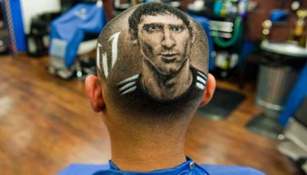 Seniman Ini Ukir wajah Messi di Kepala