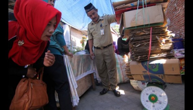 Tukar Sampah Untuk Dapatkan Beras